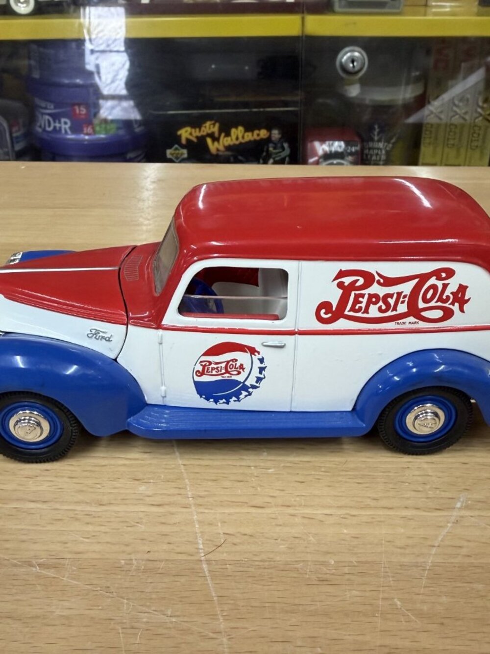 Limited Edition Pepsi-Cola Coin Bank, Liberty Classics (SpecCast), 1940 Ford